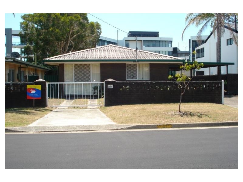 27 Killowill Avenue, Paradise Point QLD 4216