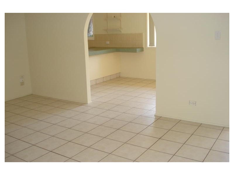 27 Killowill Avenue, Paradise Point QLD 4216