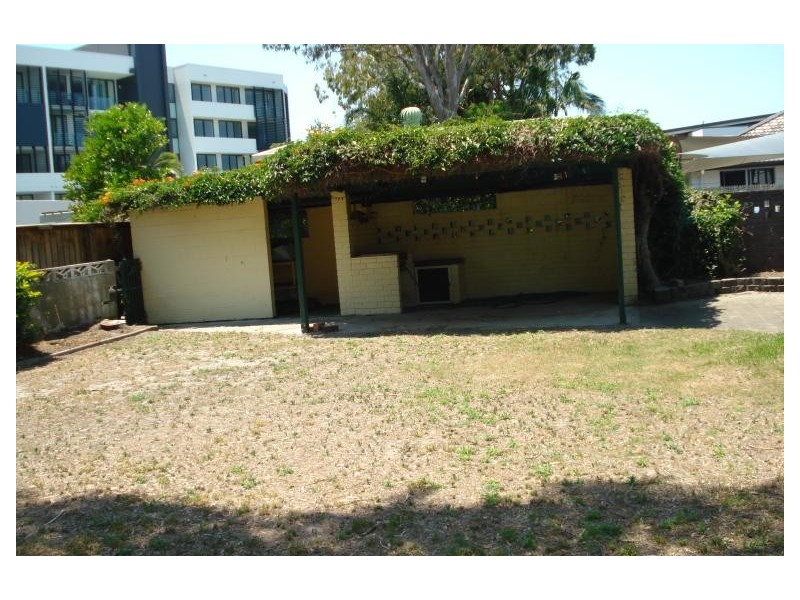 27 Killowill Avenue, Paradise Point QLD 4216