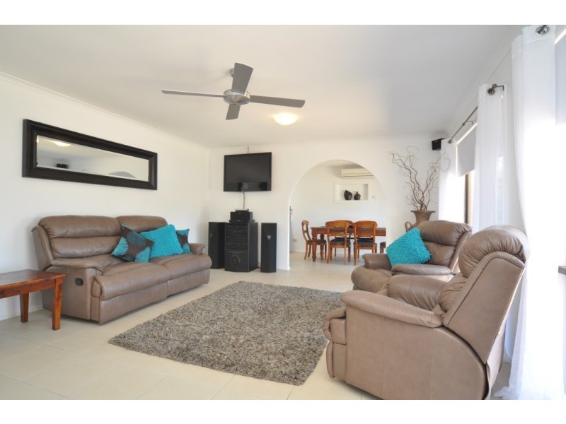 12 Wendoree Way, Coombabah QLD 4216