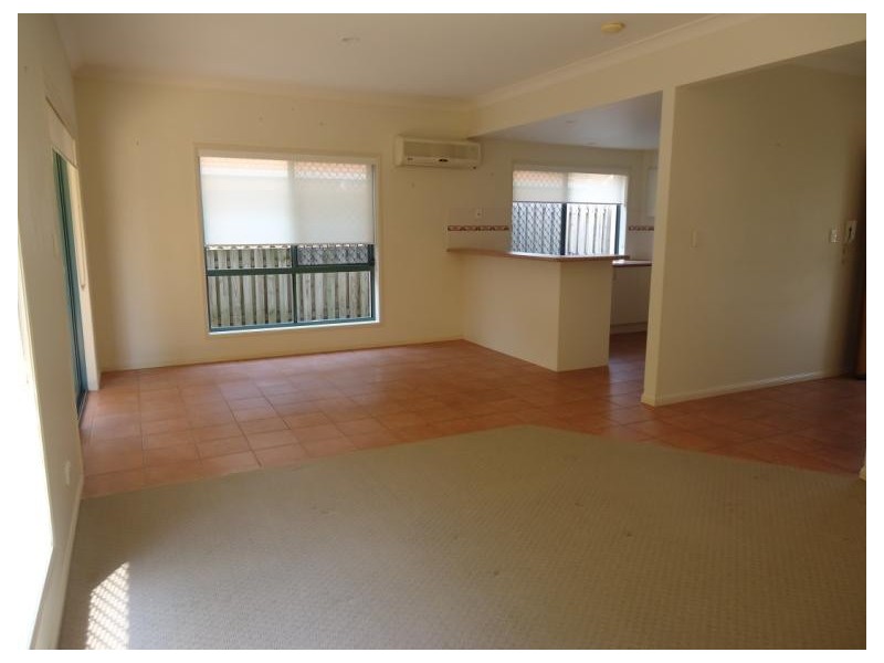 2/4 Gordon Street, Labrador QLD 4215