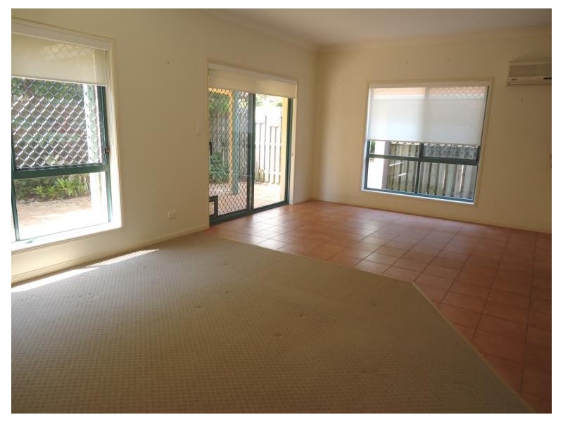 2/4 Gordon Street, Labrador QLD 4215