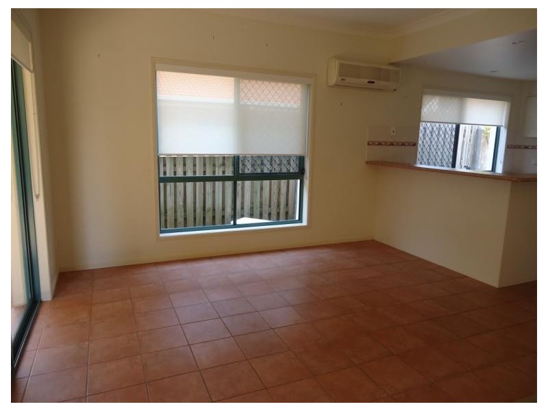 2/4 Gordon Street, Labrador QLD 4215