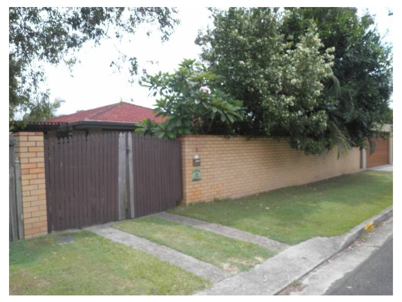16 Allinga Street, Coombabah QLD 4216