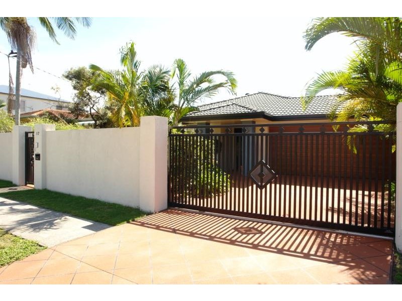 17 Sunbird Avenue, Paradise Point QLD 4216