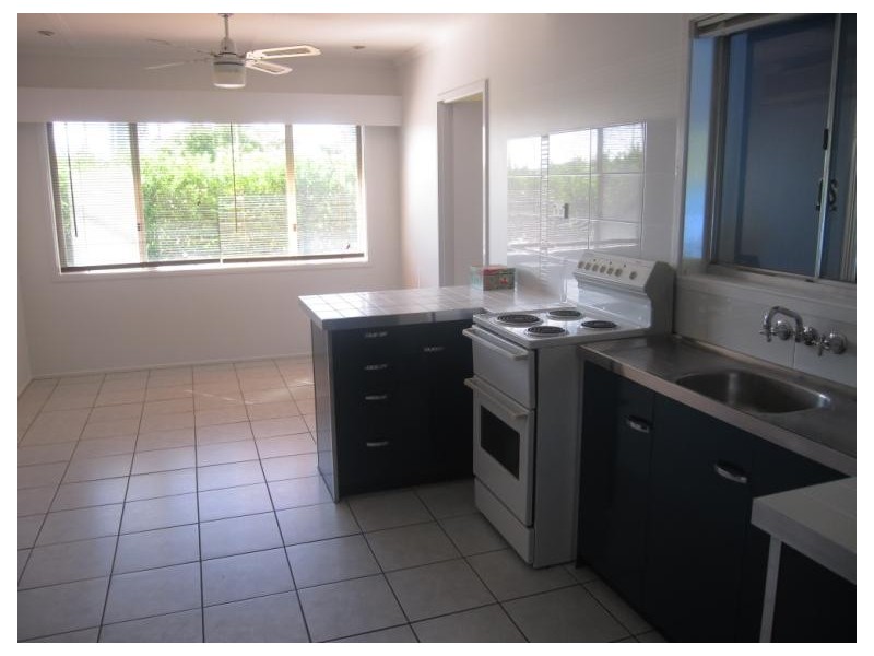 2 Hepworth Street, Arundel QLD 4214