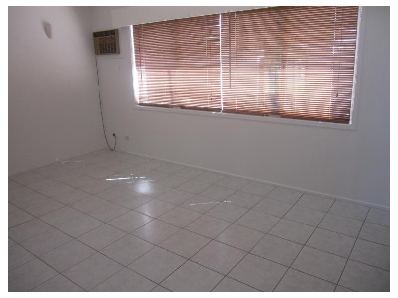 2 Hepworth Street, Arundel QLD 4214