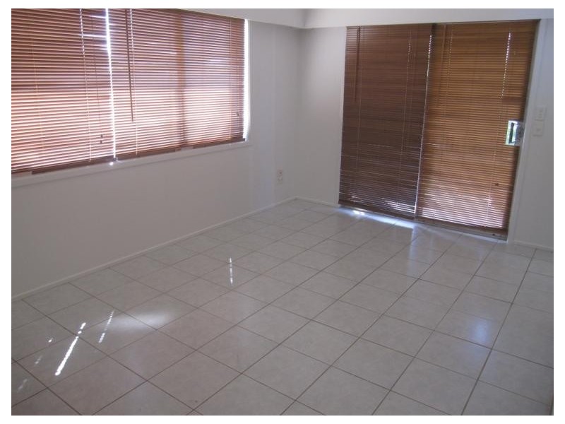 2 Hepworth Street, Arundel QLD 4214