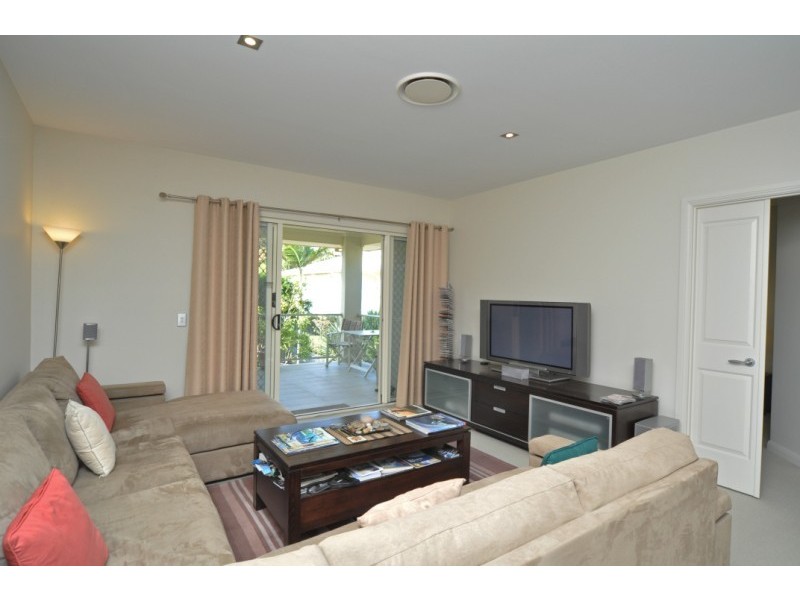 3/27 Gordon Street, Labrador QLD 4215