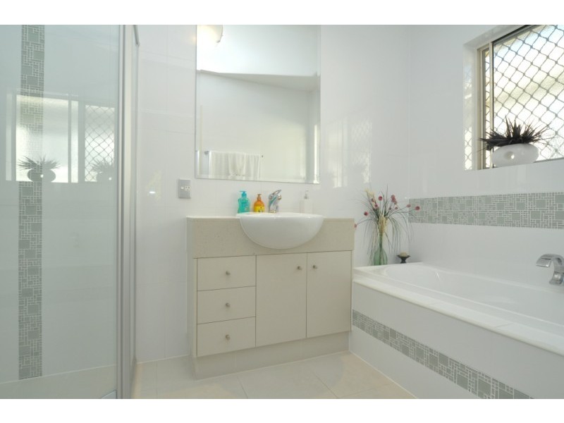 3/27 Gordon Street, Labrador QLD 4215
