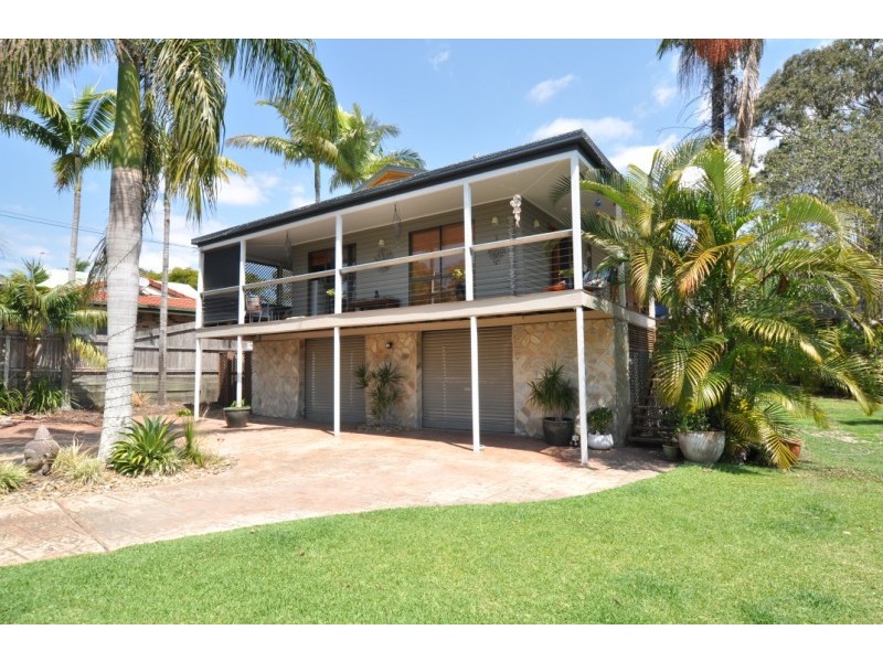 12 Iragana Street, Hope Island QLD 4212