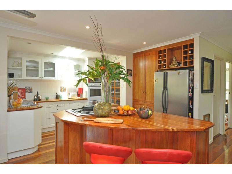 12 Iragana Street, Hope Island QLD 4212