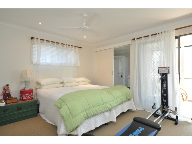 12 Iragana Street, Hope Island QLD 4212