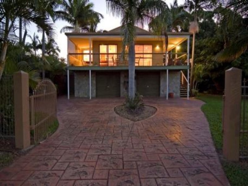 12 Iragana Street, Hope Island QLD 4212