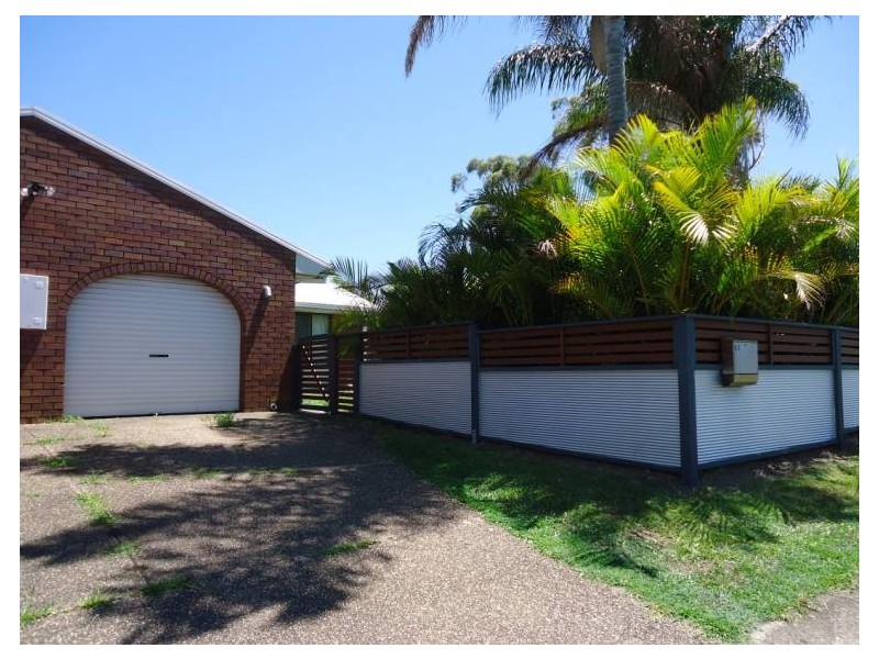 1/1 Vona Place, Labrador QLD 4215