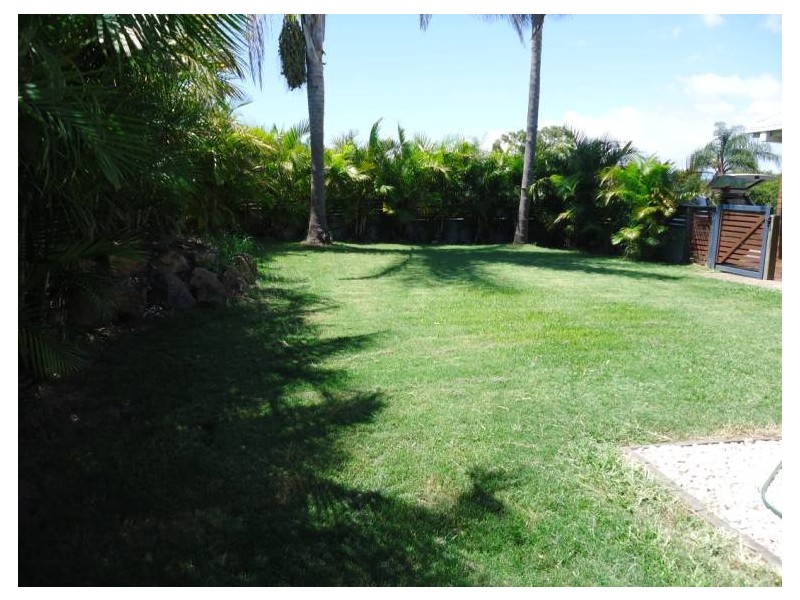 1/1 Vona Place, Labrador QLD 4215