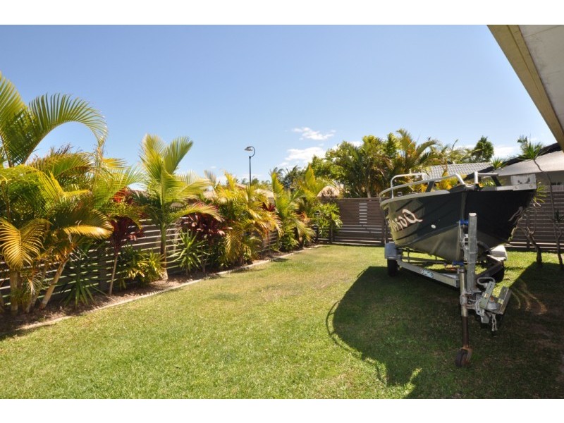 1/23 Coventry Court, Labrador QLD 4215