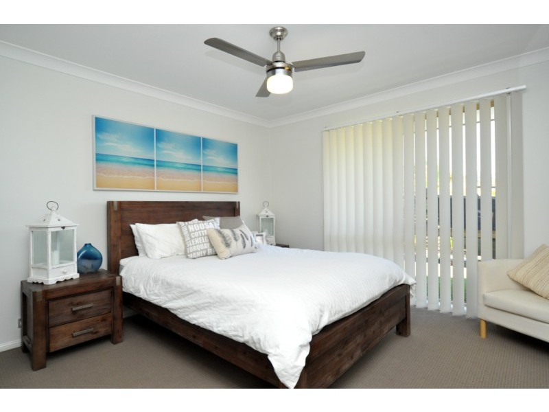 1/23 Coventry Court, Labrador QLD 4215