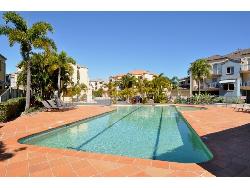 64/88 Limetree Parade, Runaway Bay QLD 4216