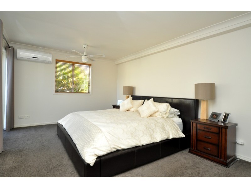 64/88 Limetree Parade, Runaway Bay QLD 4216