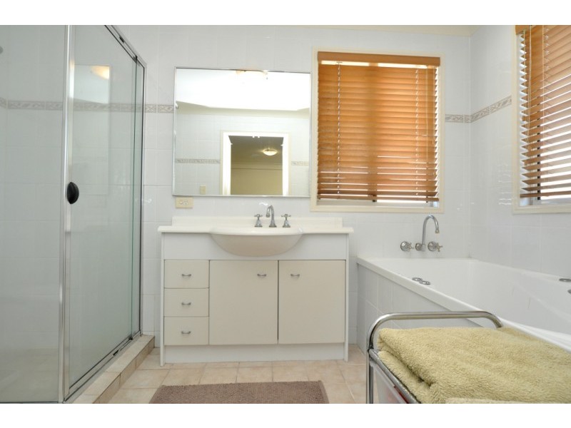 64/88 Limetree Parade, Runaway Bay QLD 4216