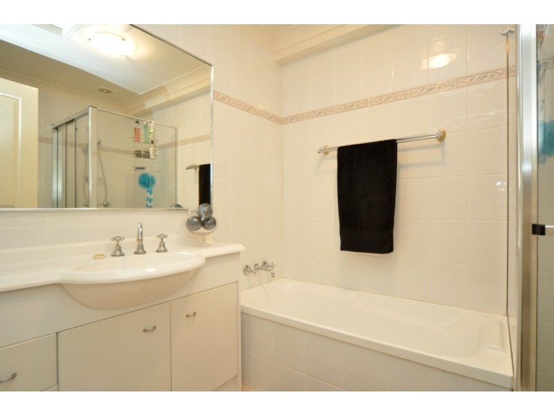 64/88 Limetree Parade, Runaway Bay QLD 4216