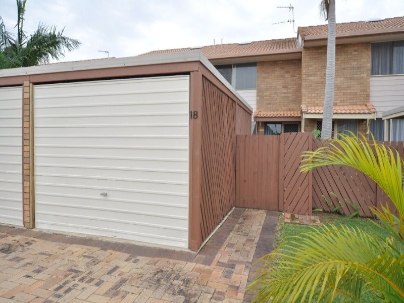 18/81 Olsen Avenue, Labrador QLD 4215