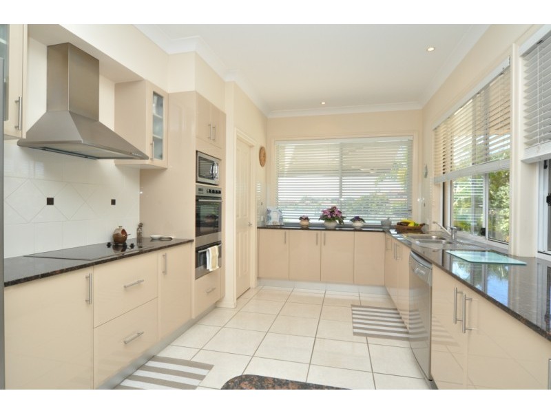 25 Lee Anne Crescent, Helensvale QLD 4212