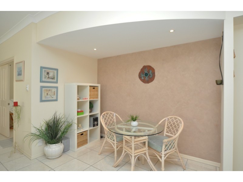 25 Lee Anne Crescent, Helensvale QLD 4212