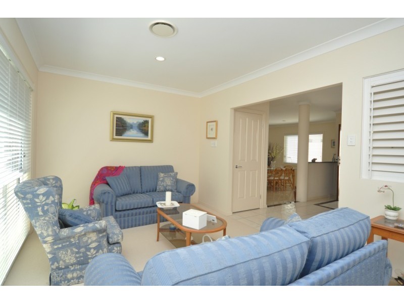 25 Lee Anne Crescent, Helensvale QLD 4212