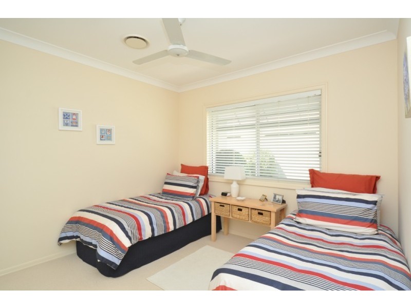 25 Lee Anne Crescent, Helensvale QLD 4212