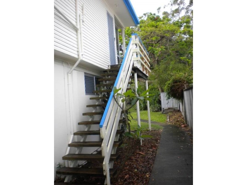 32 Turana Street, Coombabah QLD 4216