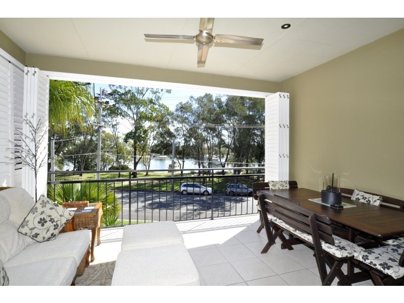 2/61 Paradise Parade, Paradise Point QLD 4216