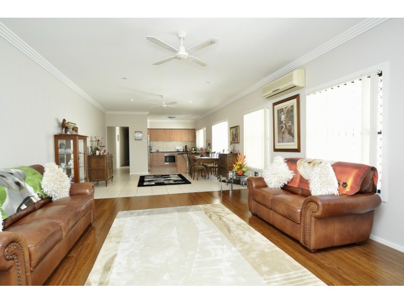 2/61 Paradise Parade, Paradise Point QLD 4216