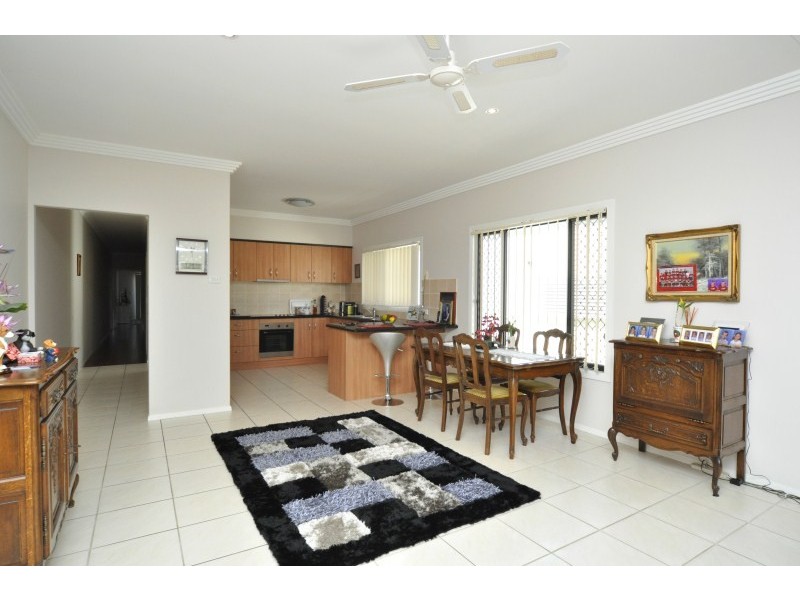 2/61 Paradise Parade, Paradise Point QLD 4216