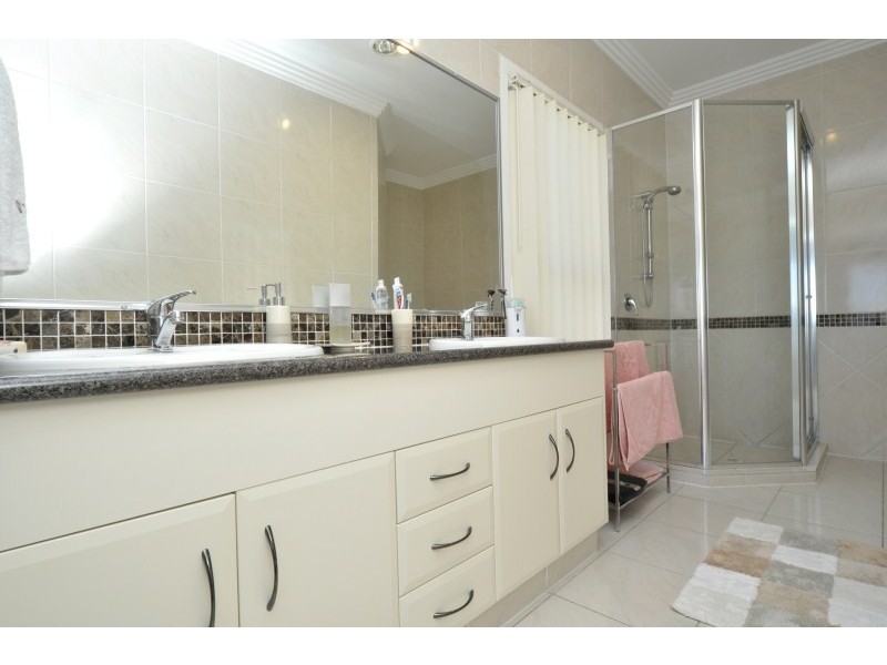 2/61 Paradise Parade, Paradise Point QLD 4216