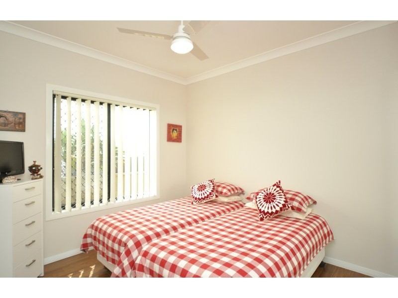 2/61 Paradise Parade, Paradise Point QLD 4216