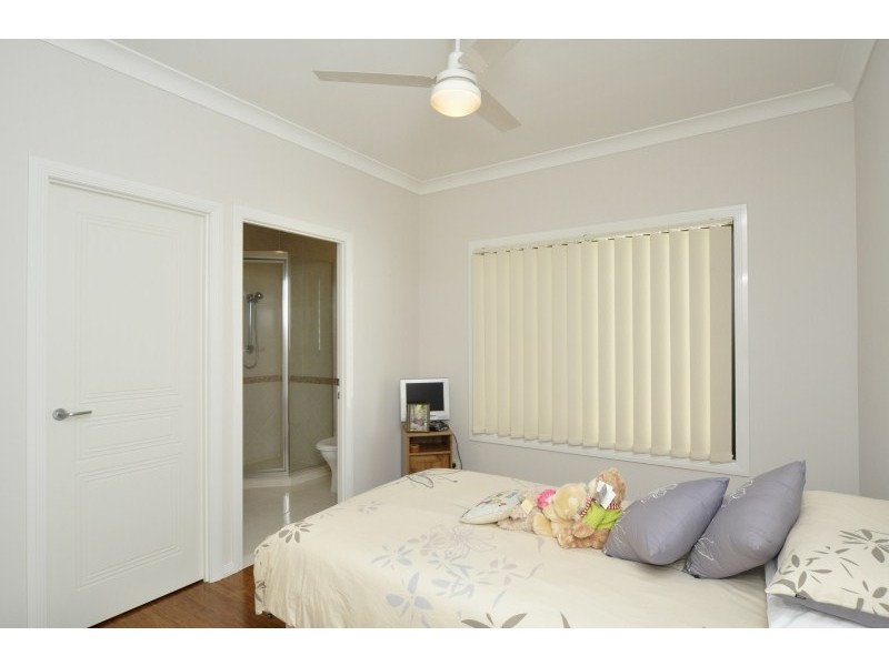 2/61 Paradise Parade, Paradise Point QLD 4216