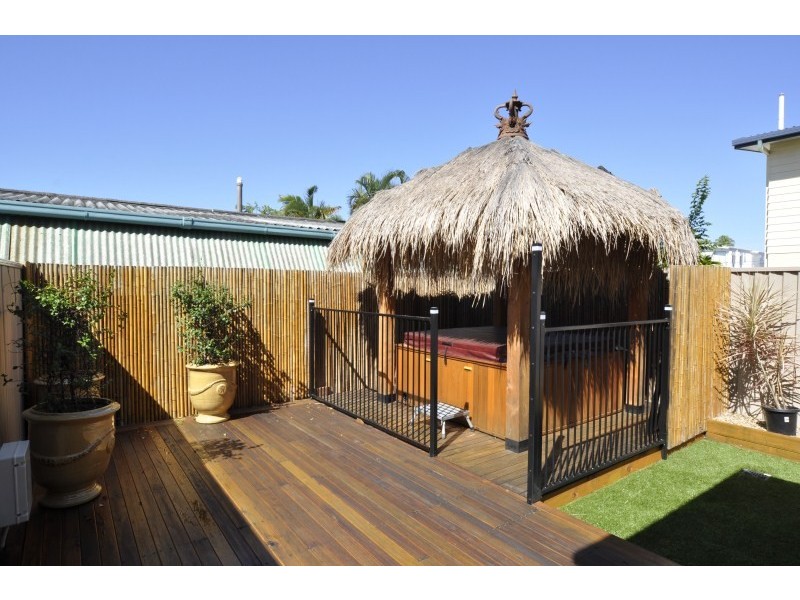 2/61 Paradise Parade, Paradise Point QLD 4216