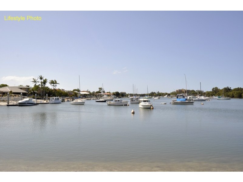 2/61 Paradise Parade, Paradise Point QLD 4216