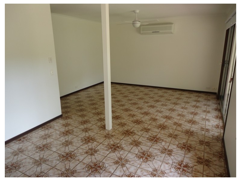 19 Donald Avenue, Paradise Point QLD 4216