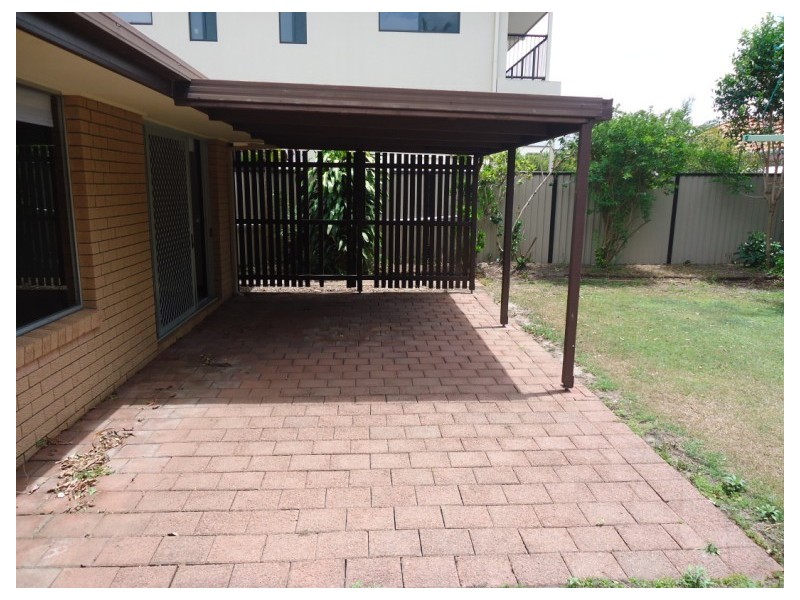 19 Donald Avenue, Paradise Point QLD 4216