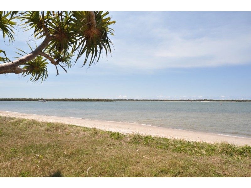 187 Bayview Street, Runaway Bay QLD 4216