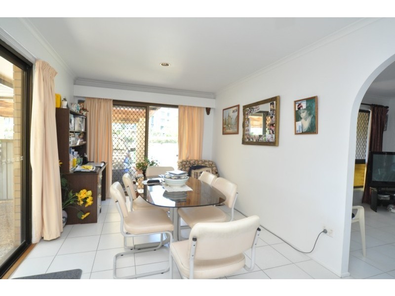 304 Bayview Street, Hollywell QLD 4216