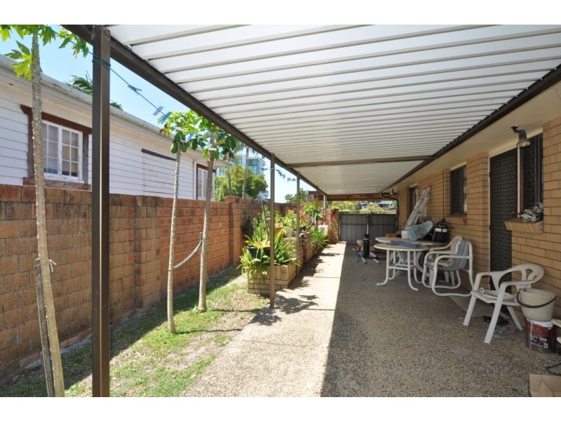 304 Bayview Street, Hollywell QLD 4216