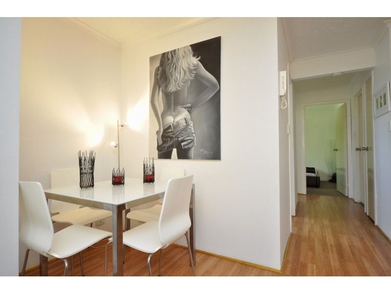 9/25 Ahern Street, Labrador QLD 4215