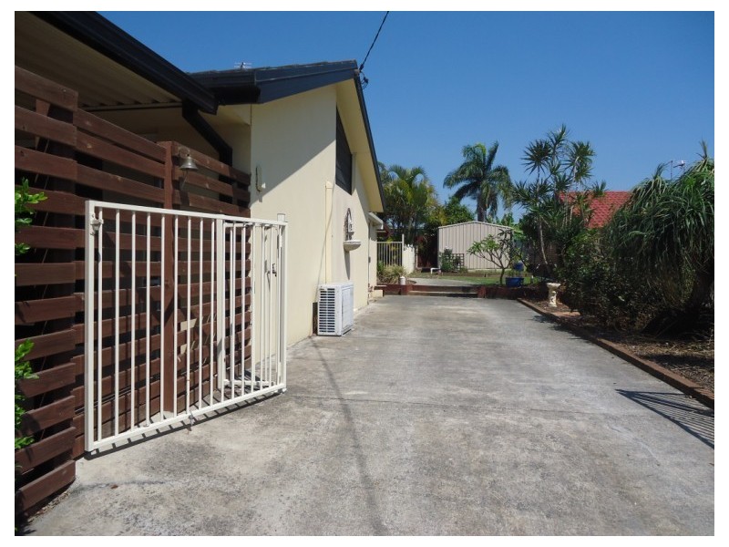 16 Kumbari Avenue, Southport QLD 4215