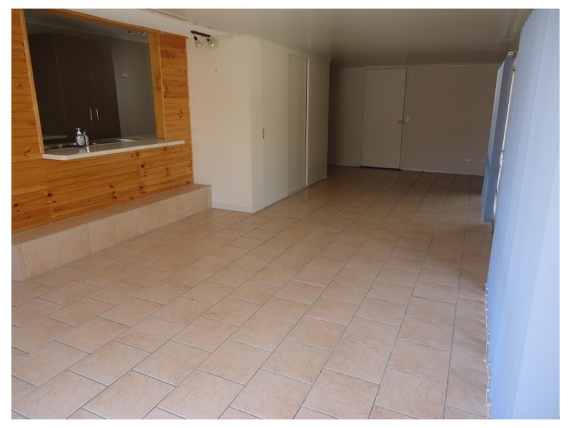 16 Kumbari Avenue, Southport QLD 4215