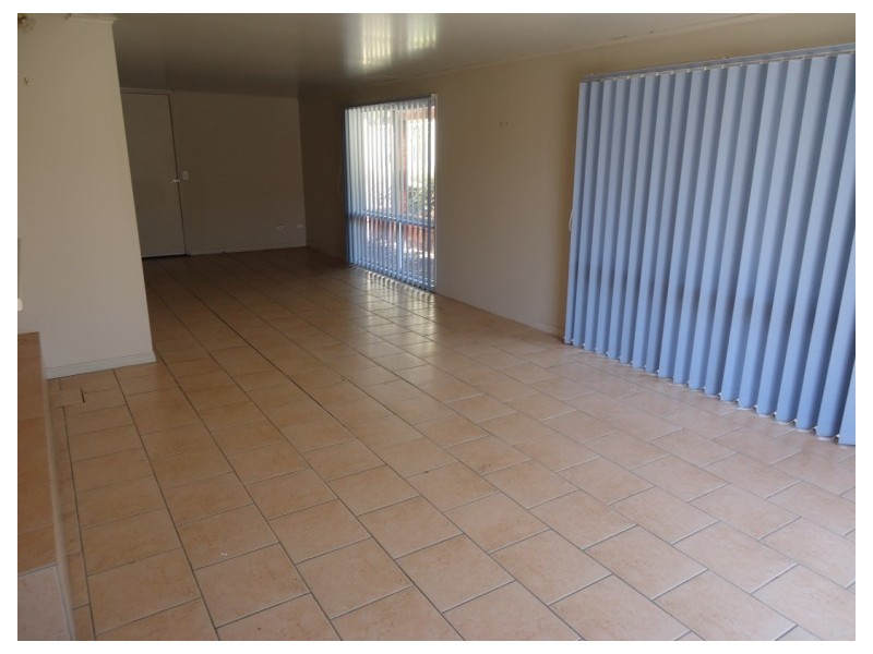 16 Kumbari Avenue, Southport QLD 4215