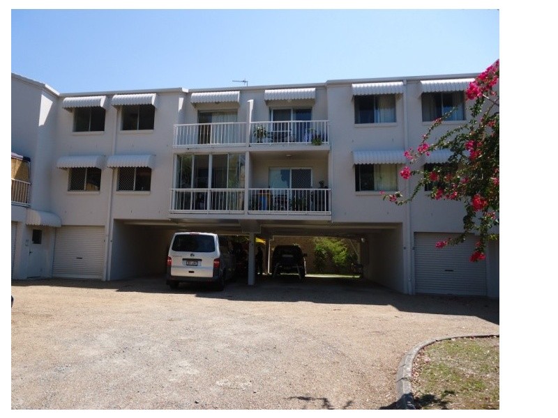 8/5 Brett Avenue, Labrador QLD 4215